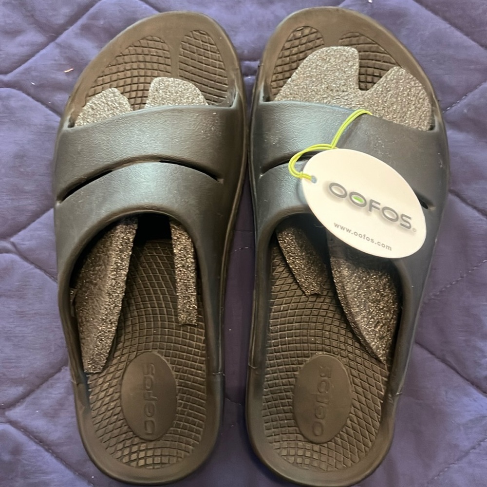 OOFOS Brand New